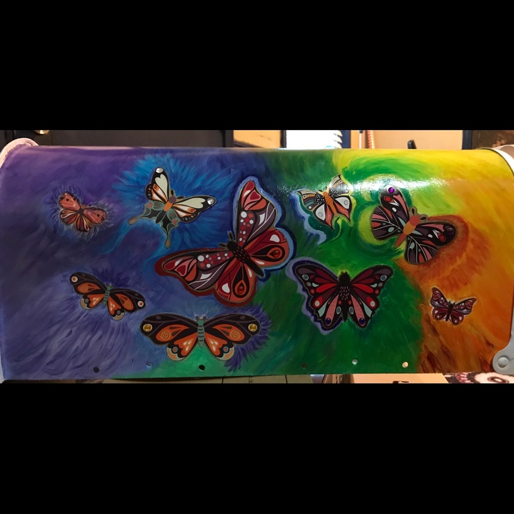 Psychedelic Mailbox - Picture 3 of 7